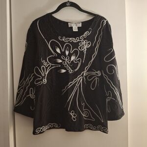 Lauren Michelle Black and White Embroidered Graphic Blouse